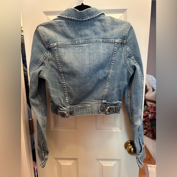 Abercrombie & Fitch Cropped & Fitted Denim Jacket w/Distressing. Size L - Picture 5 of 7